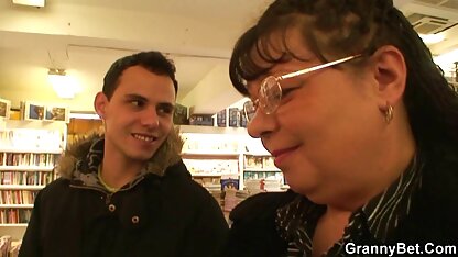 Procace donna matura facendo gola pompini video amatoriali italiani lesbiche in ufficio