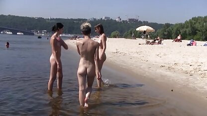 Un ragazzo magro entra nella MILF è film porno giovani lesbiche grasso con un tatuaggio sulla parte bassa della schiena sul suo culo.
