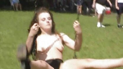 Busty MILF si toglie il costume da bagno video gratis vecchie lesbiche nero in piscina e mette le dita nella vagina.